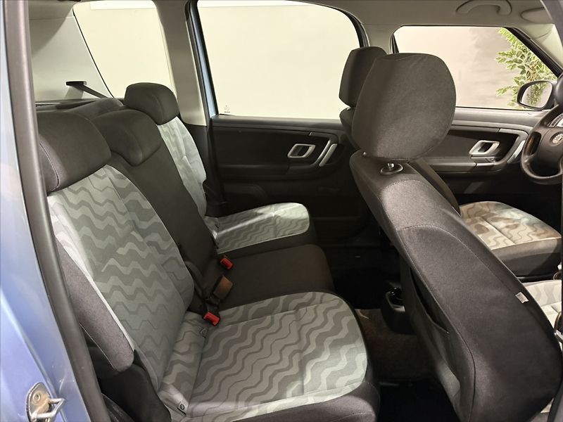 Škoda Roomster 1,9   TDI 77KW STYLE VÝHŘEV - fotka 19 z 26