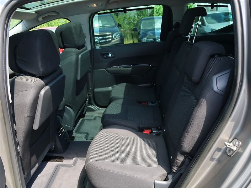 Peugeot 5008 2,0 HDi,110kW,NovéČR,7míst - fotka 16 z 31