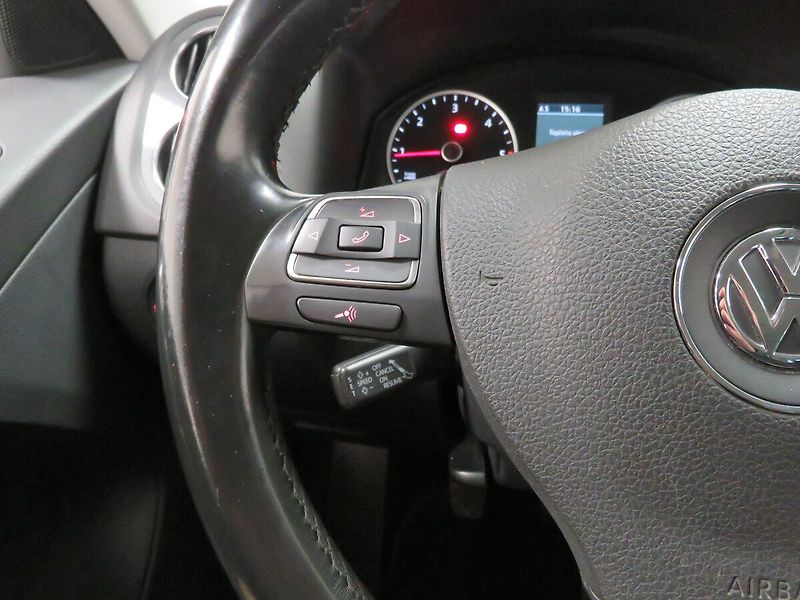 Volkswagen Tiguan - fotka 17 z 26