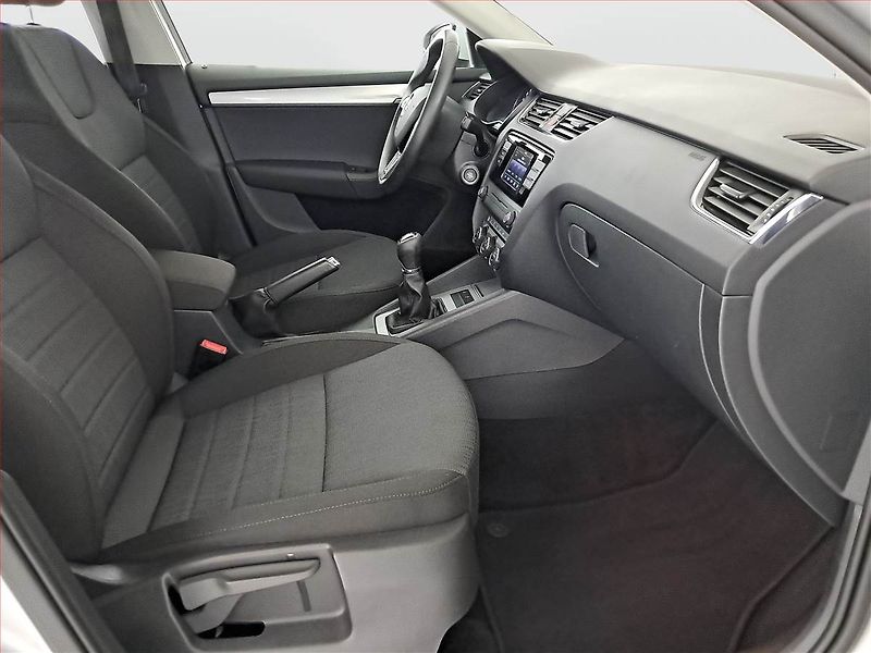 Škoda Octavia (2016) Style 2.0 TDI, Bi-Xenony - fotka 9 z 16