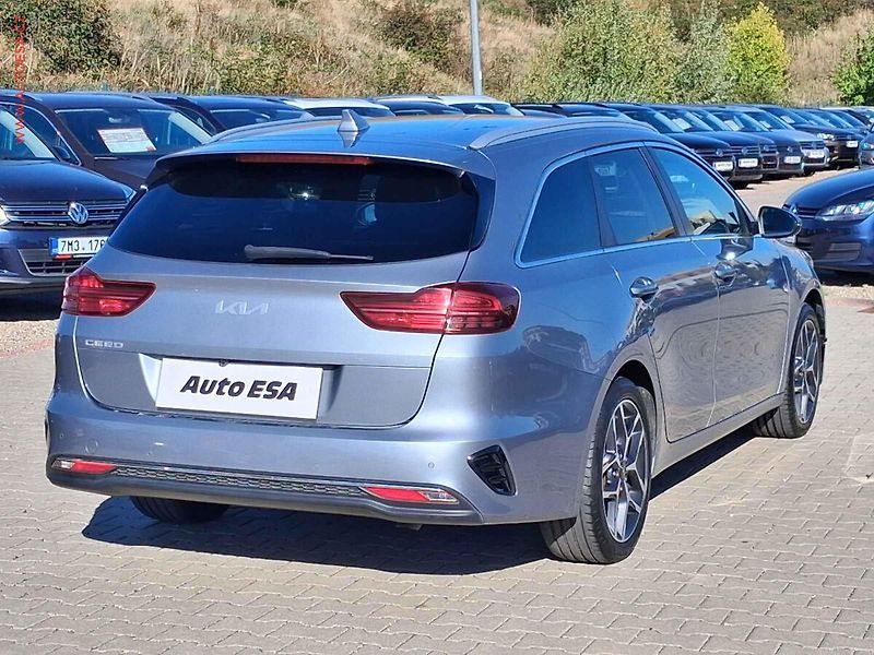 Kia Ceed (2022) 1.5 TGDi, 1.maj,ČR, TOP - fotka 4 z 18