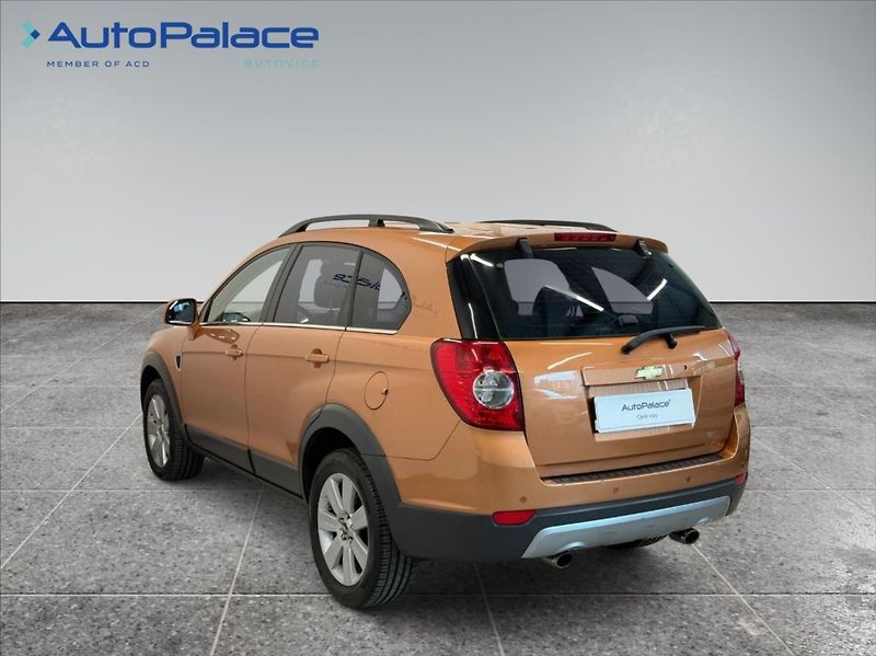 Chevrolet Captiva 2,0 D 4x4 automat, kůže - fotka 6 z 17