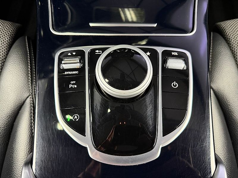 Mercedes-Benz Třídy C 4MATIC AVANTGARDE, LED, TEMPOM - fotka 20 z 25