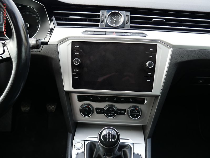 Volkswagen Passat (2017) 1.4 TSi, Comfortline, navi - fotka 11 z 19