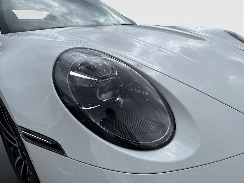 Porsche 911 Turbo S Cabriolet - fotka 11 z 28