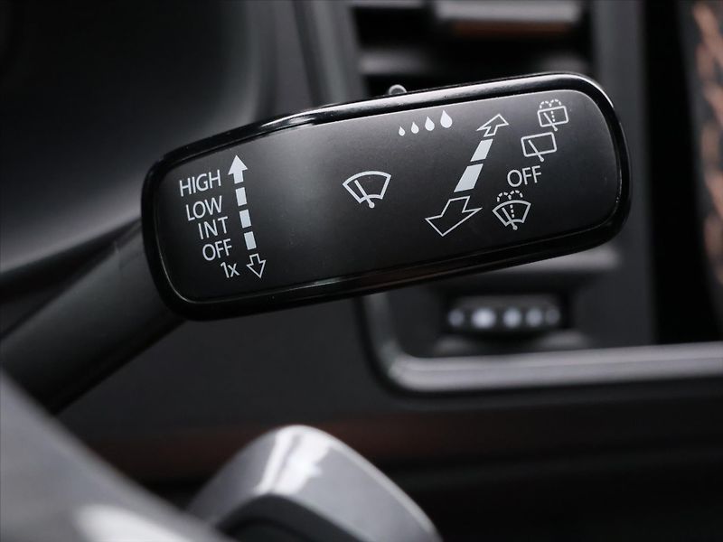 Cupra Ateca 2,0 TSI VZ 221kW 4Drive DPH - fotka 21 z 31
