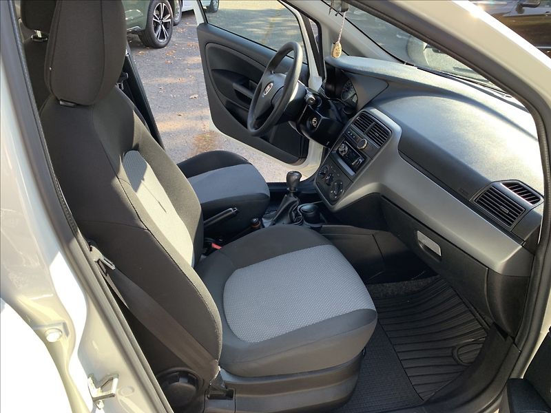 Fiat Punto 1,2 i - fotka 13 z 17