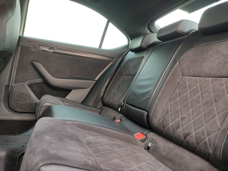 Škoda Superb (2020) iV 1,4 Tsi 150 Kw SportLine DS - fotka 26 z 37