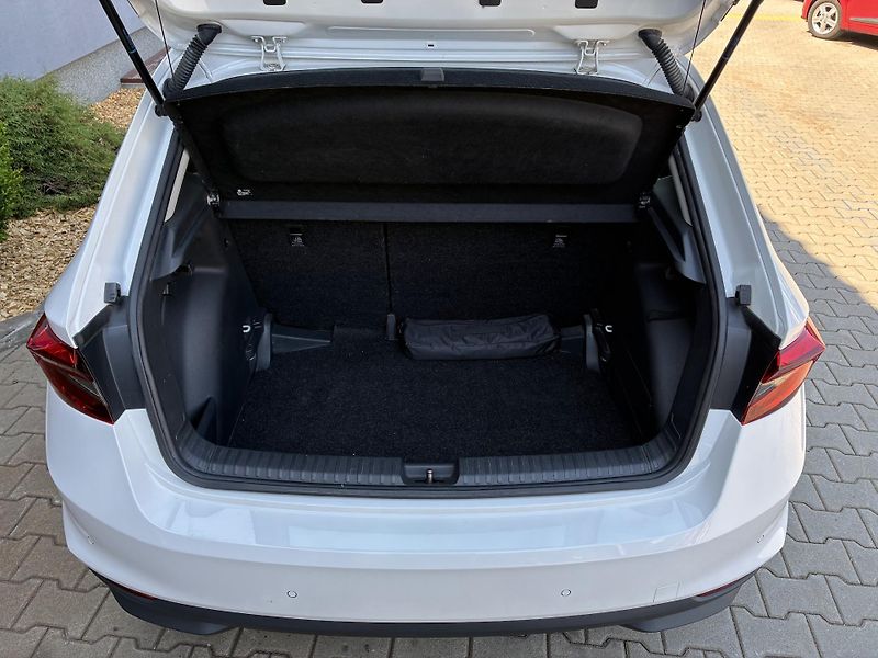 Škoda Fabia 1.0TSI-81KW,1.MAJITEL,STYLE... - fotka 19 z 20