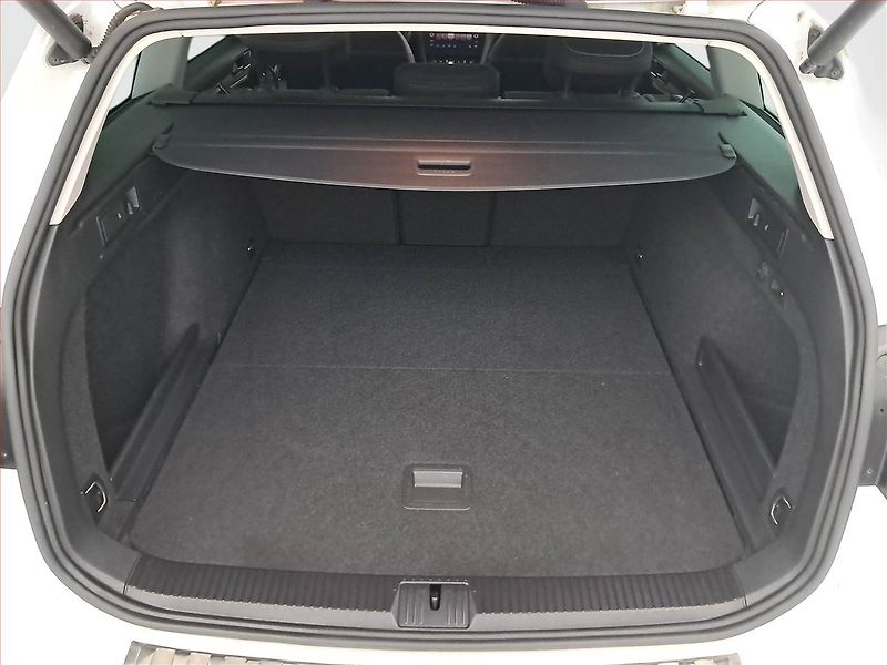 Volkswagen Passat (2020) Highline 2.0 TDI - fotka 14 z 20