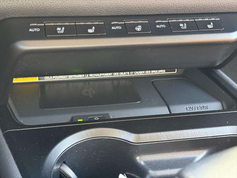 Lexus UX 250h 2,0 Luxury, 4x4  UX - fotka 17 z 25