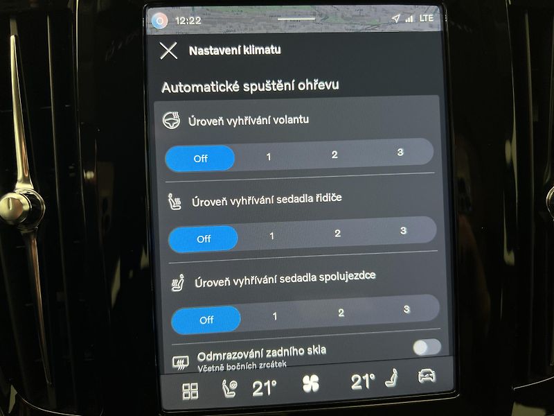 Volvo V90 B4 MOMENTUM AUT  - fotka 31 z 44