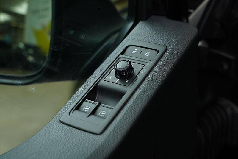 Volkswagen Multivan - fotka 12 z 26