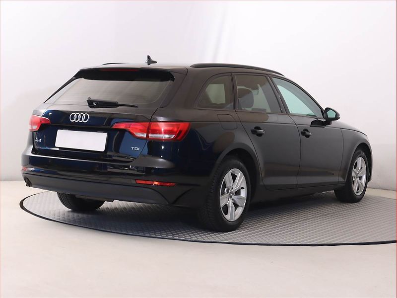 Audi A4 (2016) 2.0 TDI, Navi, Bi-Xenony - fotka 5 z 21