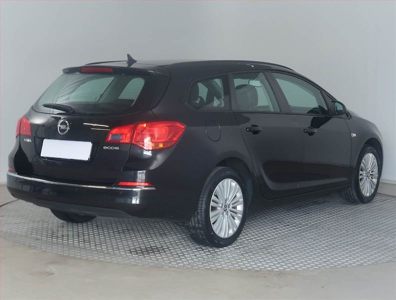 Opel Astra (2016) 1.4 T, Tempomat, Park. senzory - fotka 5 z 18