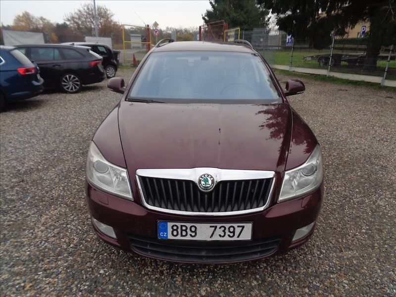 Škoda Octavia 2,0 Laurin Klement - fotka 2 z 19