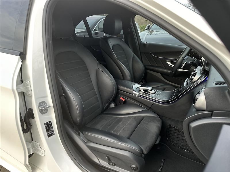 Mercedes-Benz Třídy C 180 AMG,Aut. multibeam - fotka 11 z 31