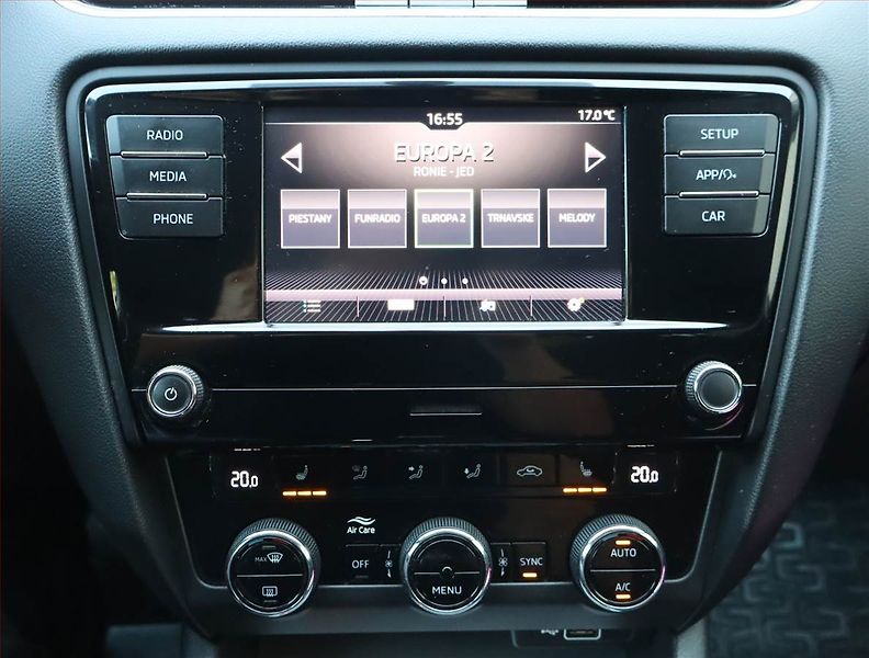 Škoda Octavia (2018) 1.6 TDI, Tempomat - fotka 12 z 22