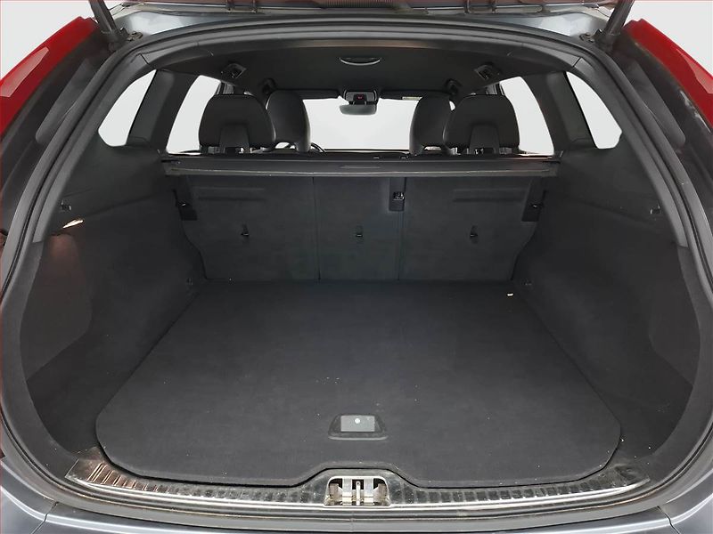 Volvo XC60 (2016) D3, Automat, Kůže, Navi - fotka 14 z 19