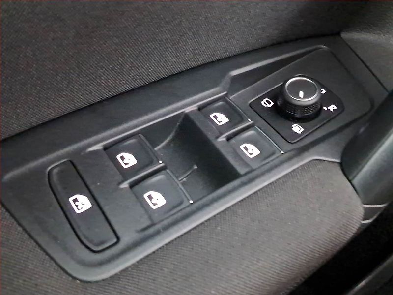 Volkswagen Tiguan (2019) 2.0 TDI - fotka 16 z 17