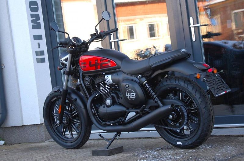 Jawa 42 (2026) 350 CL 42 - fotka 6 z 25