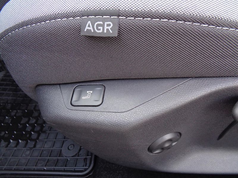 Opel Astra 1,2T SportsTourer,sada Komfort - fotka 12 z 24