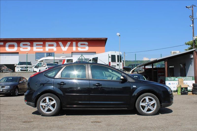 Ford Focus 1,8 i  STK 11/2027, VÝHŘEVY - fotka 4 z 23