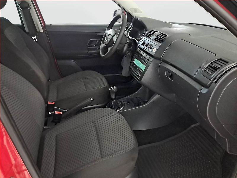 Škoda Fabia (2011) 1.2 TSI, nová STK, Tažné - fotka 9 z 13