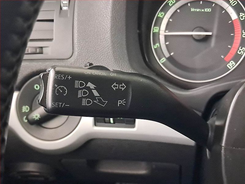 Škoda Octavia (2006) RS 2.0 TDI, po STK, Tažné - fotka 17 z 18