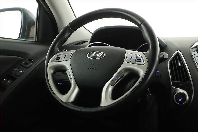 Hyundai ix35 (2013) 1.7 CRDi, Navi, Tempomat - fotka 14 z 17