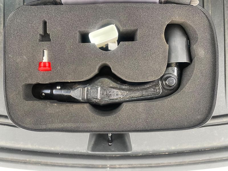 Tesla Model Y (2023) Long Range 378 kW  2023 - fotka 7 z 19