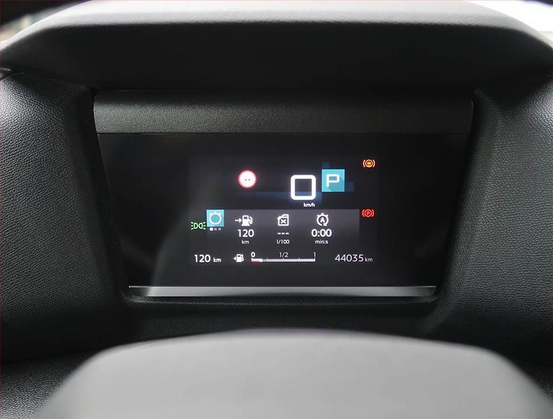 Citroën C4 (2024) 1.2 PureTech, Automat, ČR - fotka 11 z 23