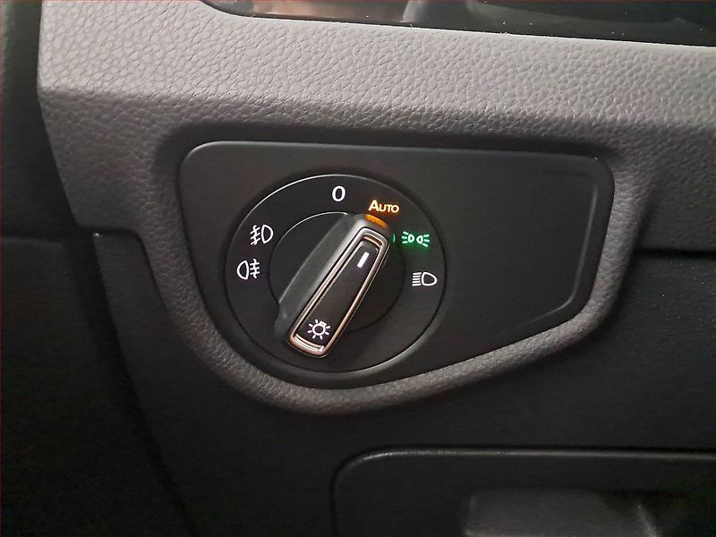 Volkswagen Touran (2019) Highline 1.6 TDI, 7 míst, Navi - fotka 17 z 21