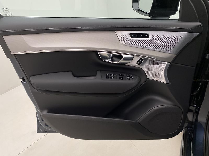 Volvo XC90 (2026) B5 AWD AUT BLACK EDITION PLUS  - fotka 7 z 74