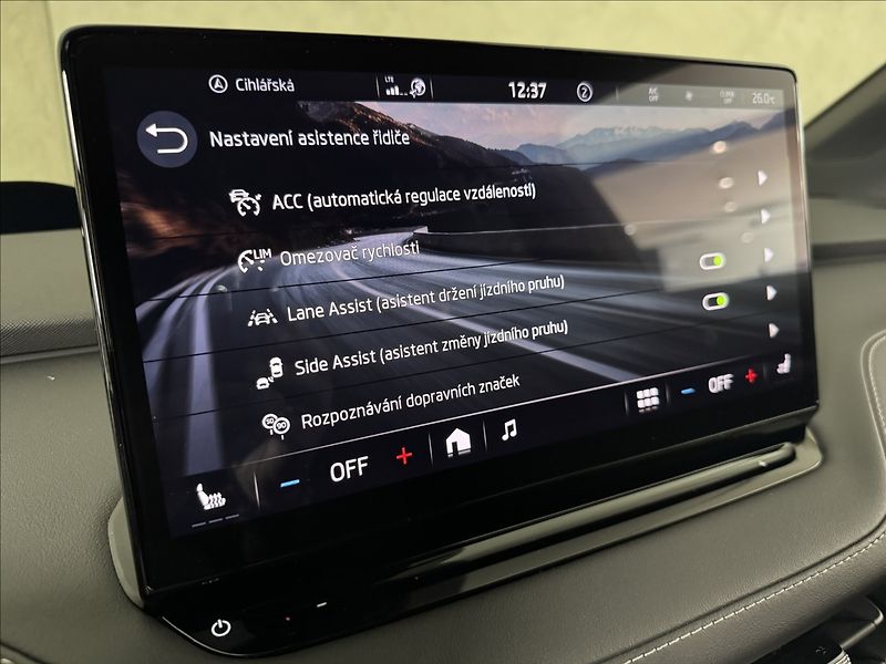 Škoda Enyaq 80x Sportline 4x4 LED Tepelko - fotka 29 z 50