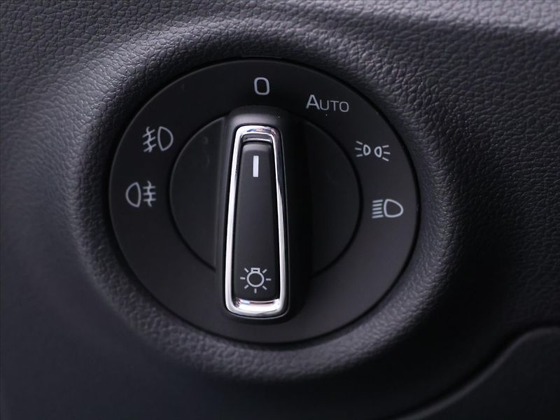 Škoda Kamiq 1,5 TSI 110kW DSG Style Kůže - fotka 17 z 41