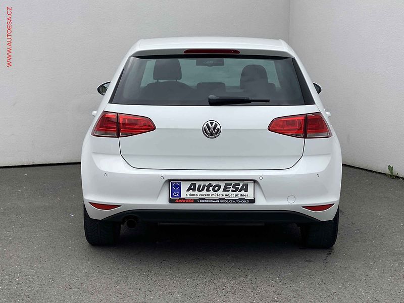 Volkswagen Golf (2014) 1.2 TSi, CUP, výhřev sed - fotka 5 z 16