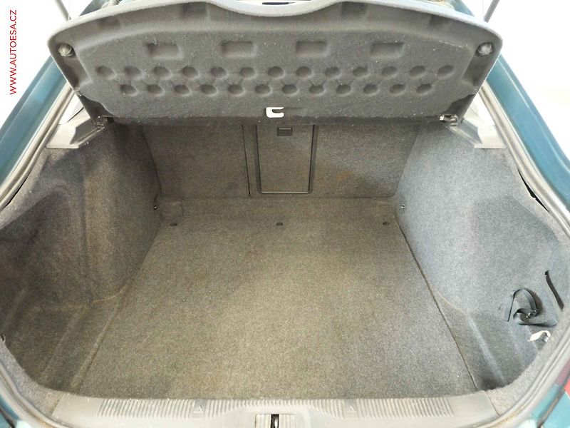Škoda Octavia (2005) 1.6FSi, ČR, AC, STK4/28 - fotka 7 z 17