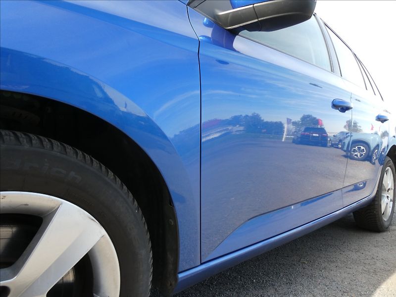 Škoda Fabia 1,0 TSi 81kW STYLE,ČR,navigace - fotka 14 z 39