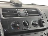 Škoda Fabia (2011) combi Ambiente 1,2 Tsi 63 Kw - náhled 11