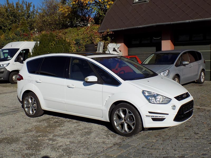 Ford S-MAX 2,0  TDCI 103KW TITAN FACELIFT - fotka 5 z 47