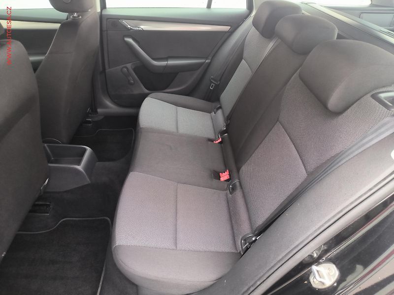 Škoda Octavia (2014) 1.2TSi, Active - fotka 10 z 14