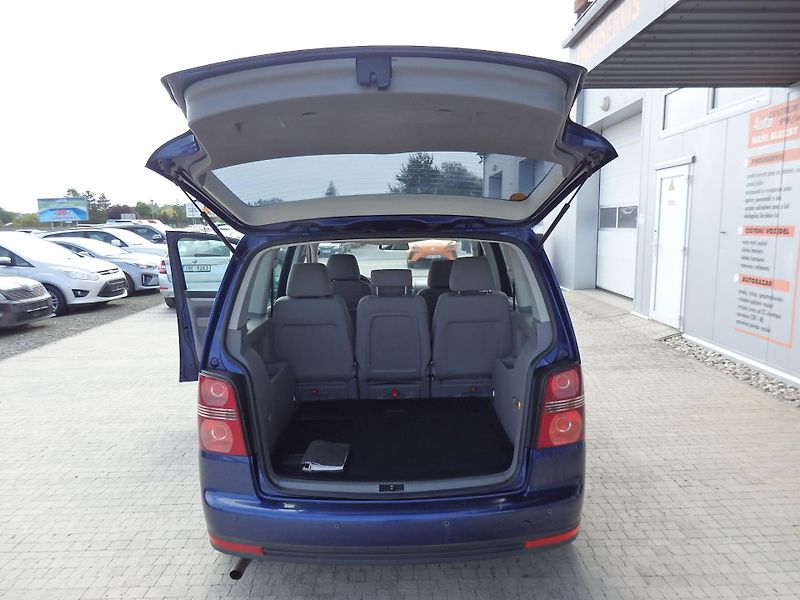 Volkswagen Touran 2,0i KLIMA ECOFUEL  - fotka 8 z 14