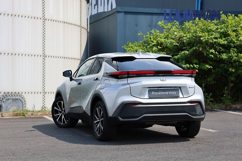 Toyota C-HR 2.0 PHEV Style - fotka 23 z 25