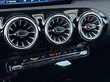 Mercedes-Benz CLA 200 Shooting Brake AMG Sty - náhled 31