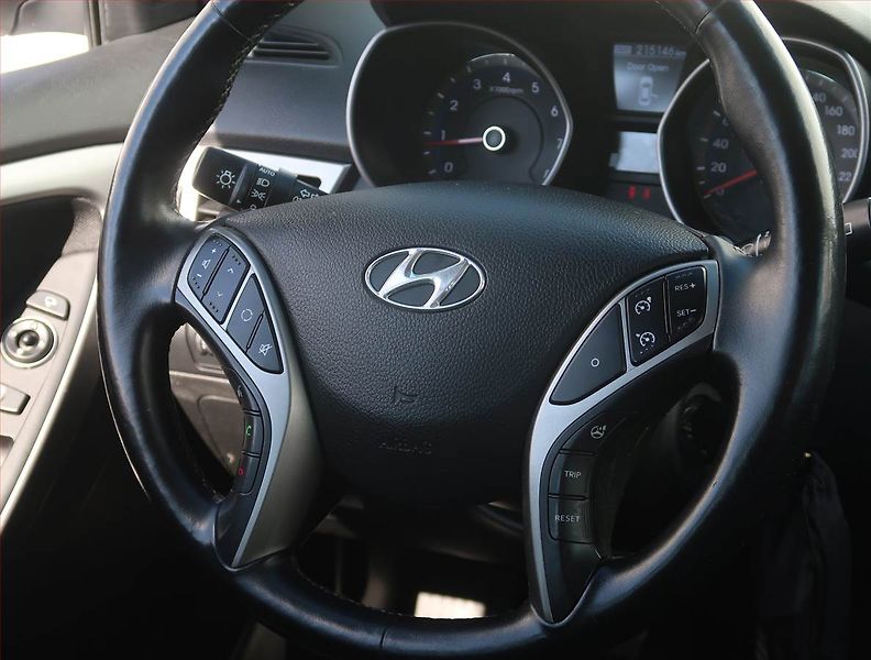 Hyundai i30 (2014) Weekend 1.6 MPI, Serv.kniha - fotka 17 z 17