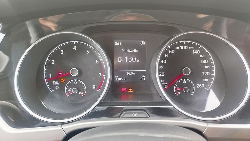 Volkswagen Touran (2016) 1.4 tsi  110 kw   7 míst - fotka 8 z 34
