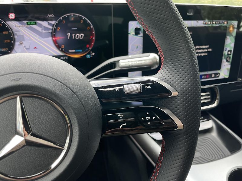 Mercedes-Benz CLA 200 AMG - fotka 19 z 27