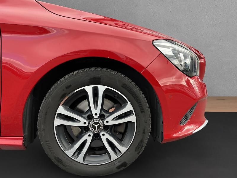 Mercedes-Benz CLA Shooting Brake 180 d Shooting - fotka 9 z 18
