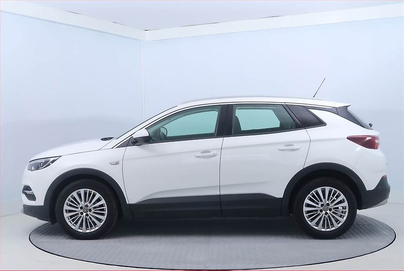 Opel Grandland X (2020) 1.2 Turbo, Automat, Serv.kniha - fotka 3 z 17
